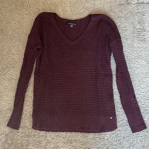 American Eagle v-neck purple sweater
